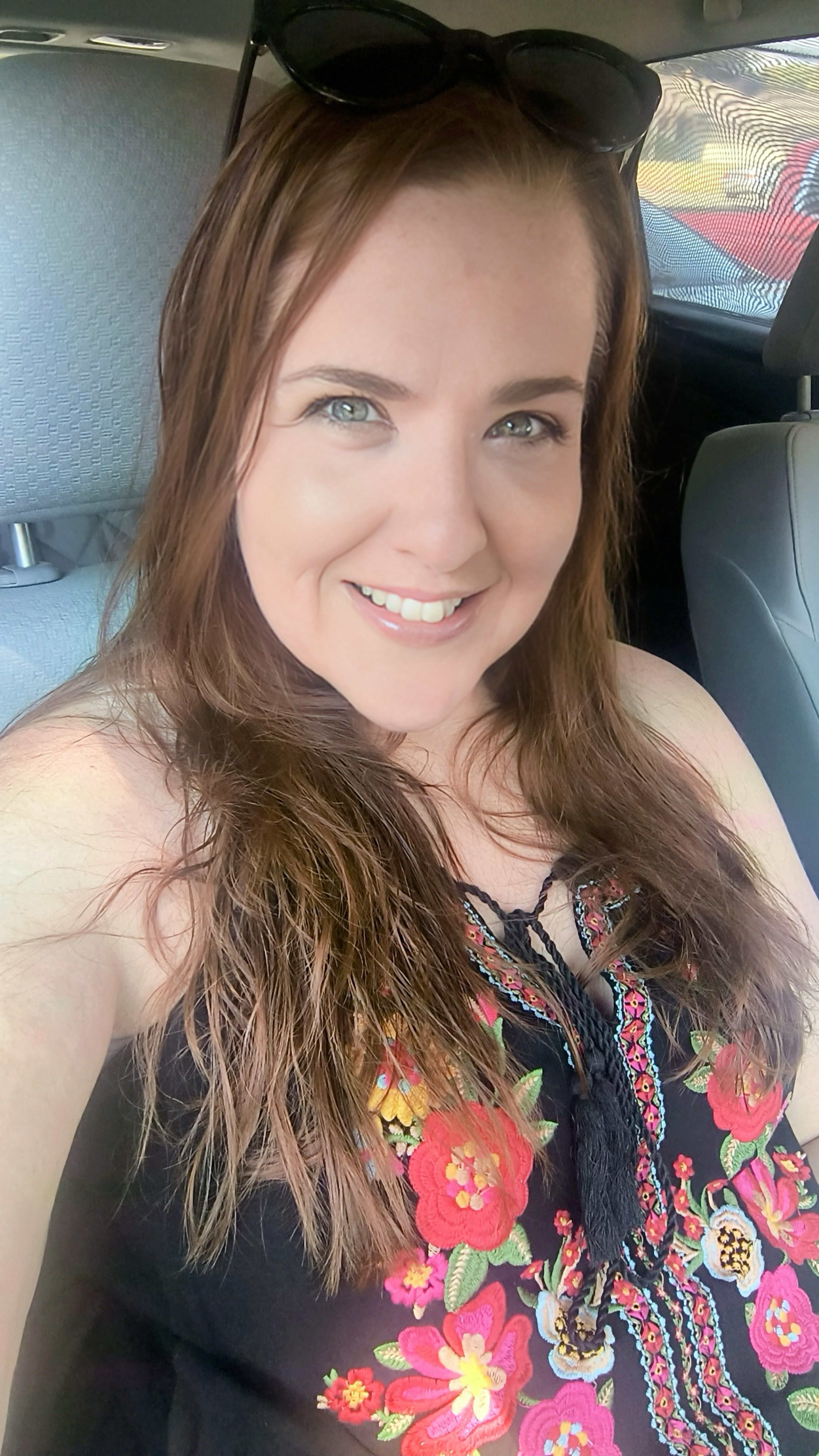 I rarely smile in pics and show my teeth because they're a bit crooked. But I'm getting Invisalign this week 😁 title=