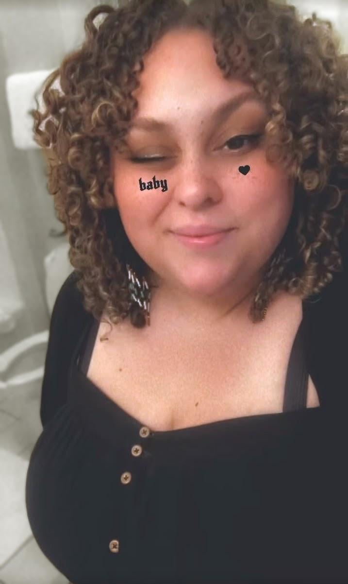 All dolled-up with nowhere to go 👀 title=