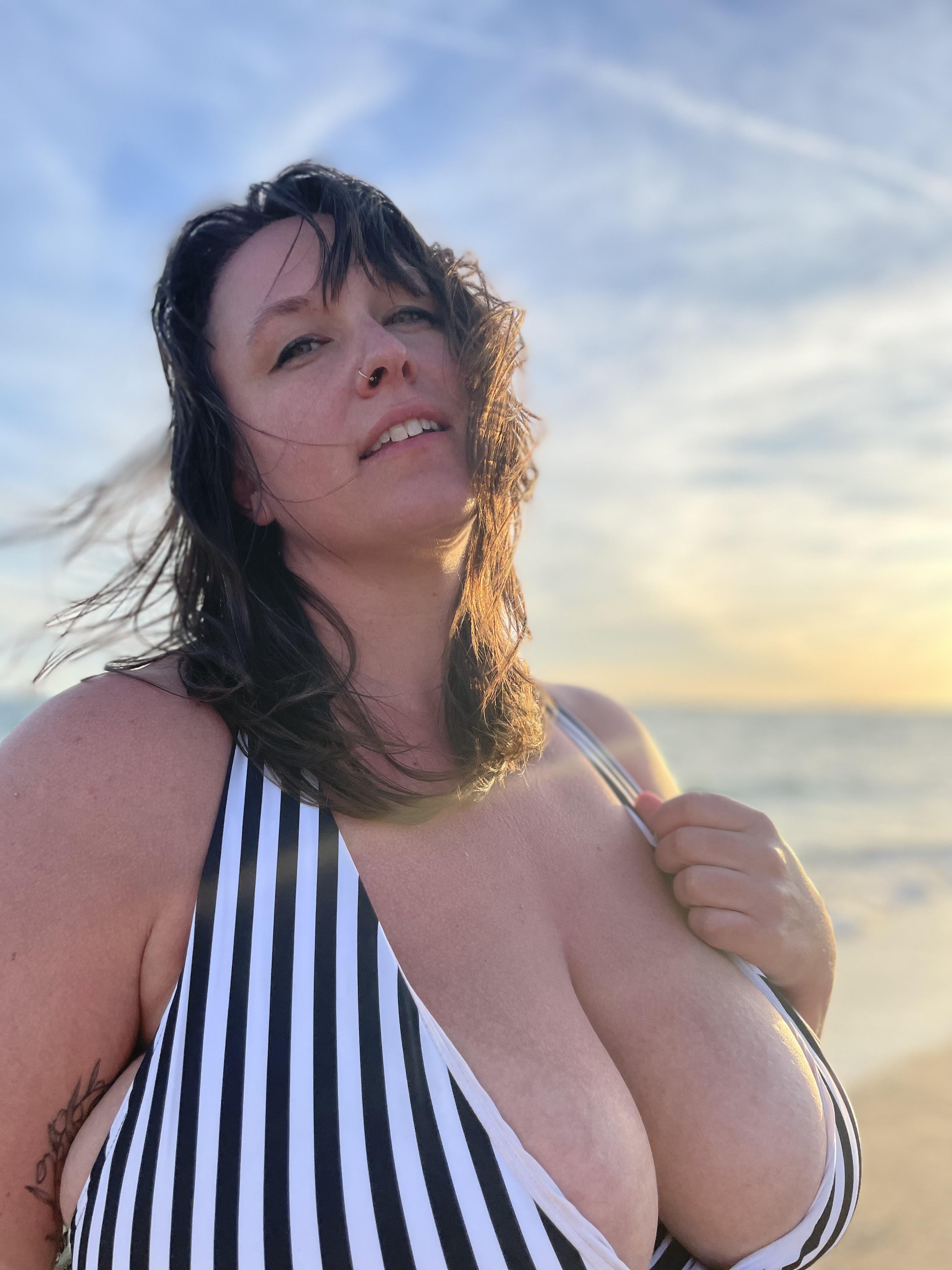 Sunshine and sand title=