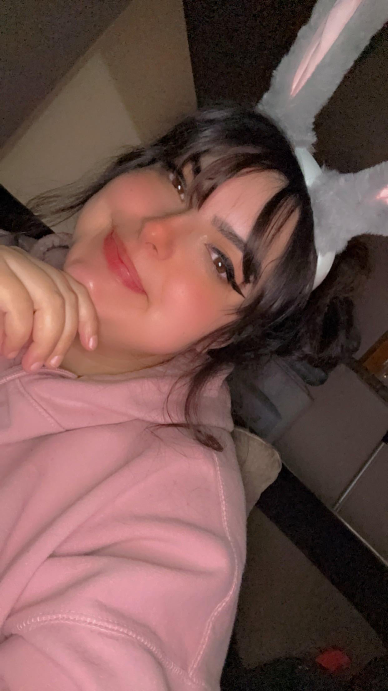 stoney eyes and bunny ears ✅ title=