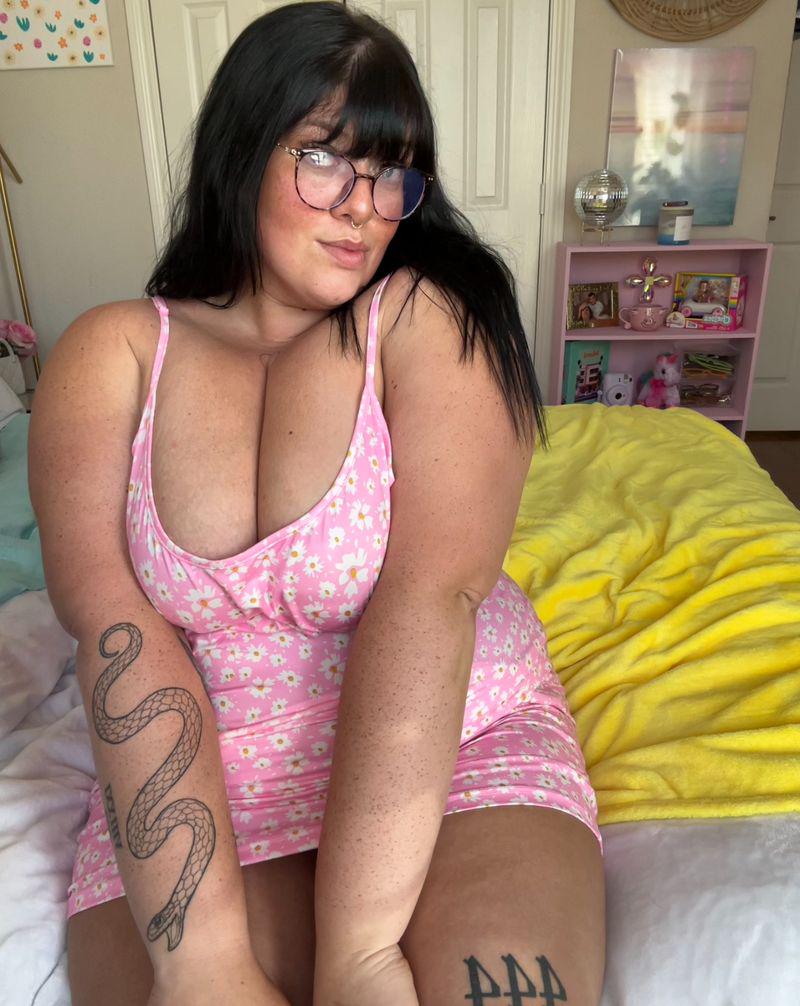 it's Monday and since no one else has, i'd like to wish you a lovely day <3  title=