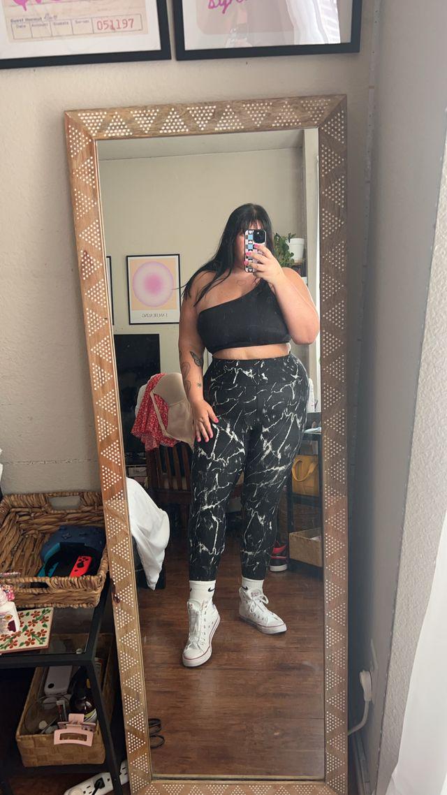 When I wear my gym clothes, I feel fucking invincible... heheh  title=