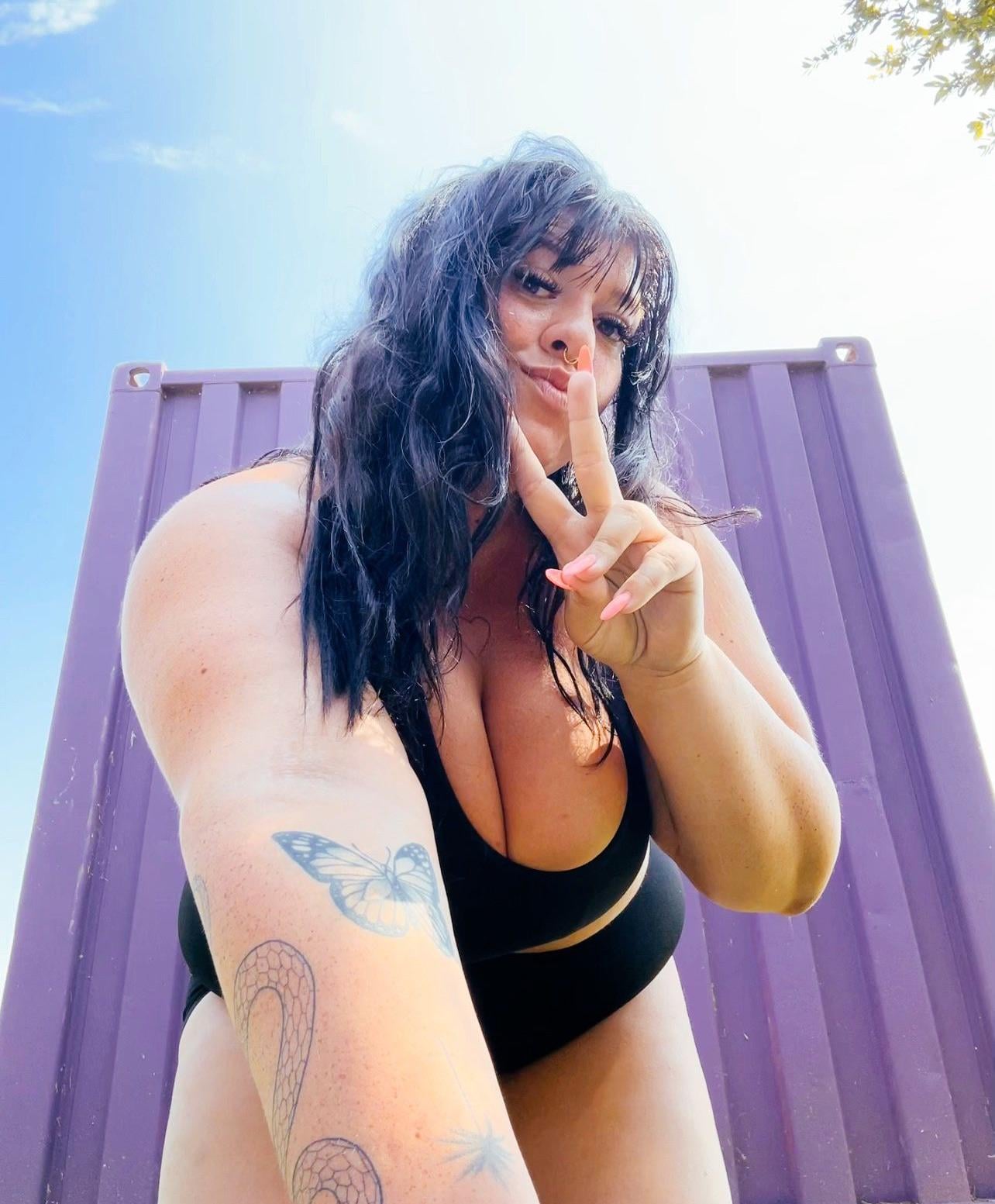 Good morning 💋 title=