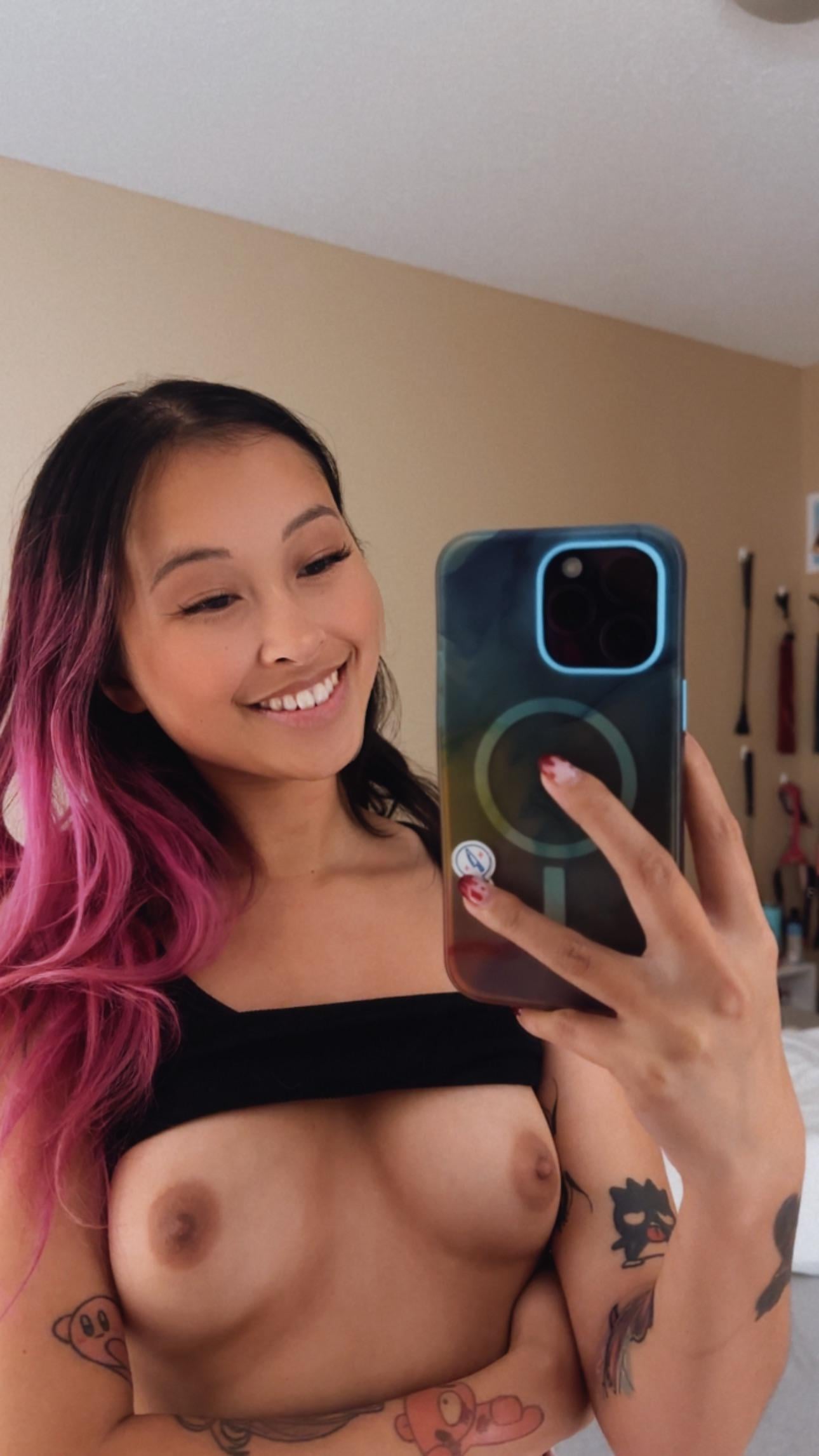 smile if you love asian titties! title=