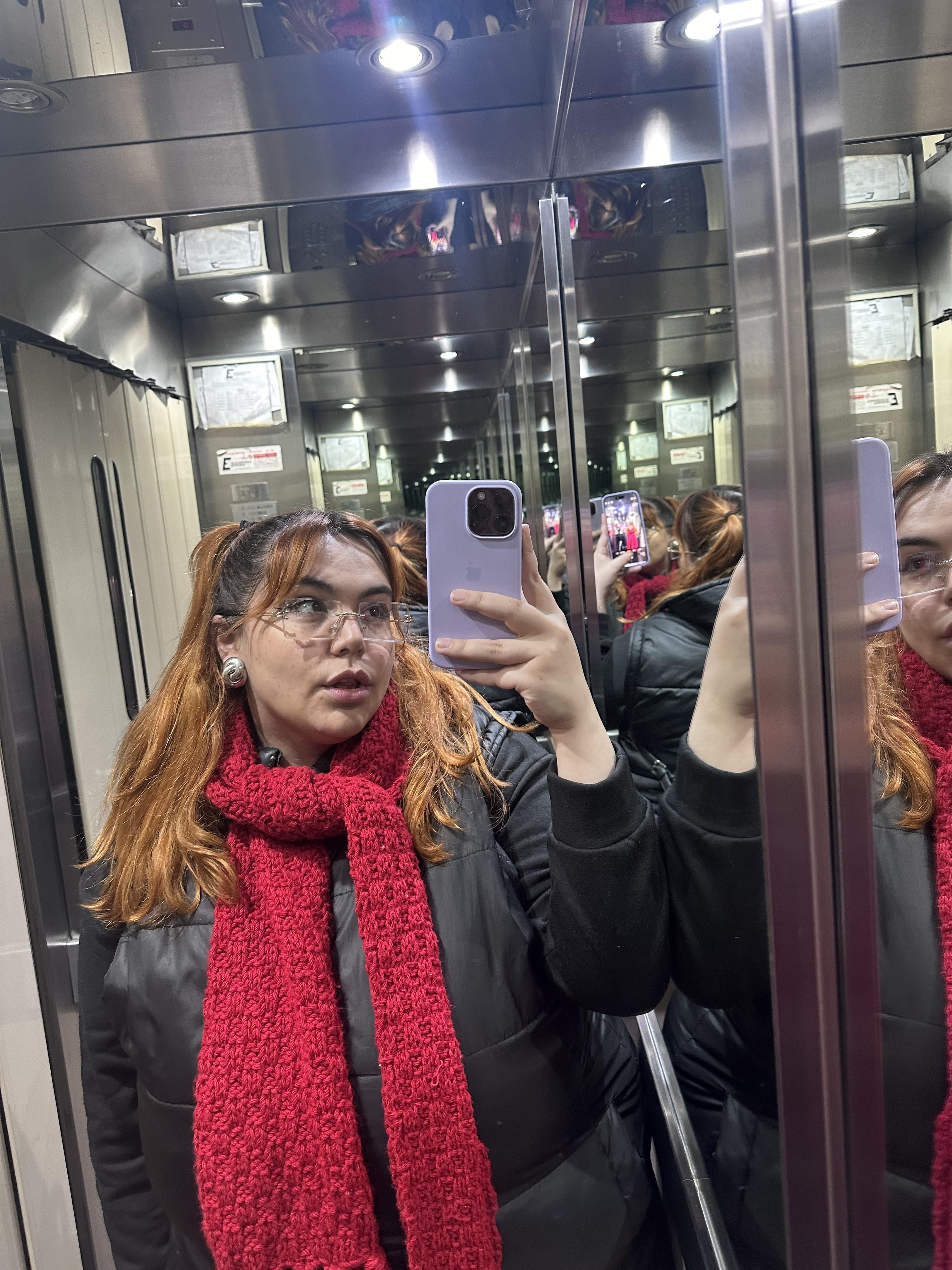 elevator selfie 🤳  title=