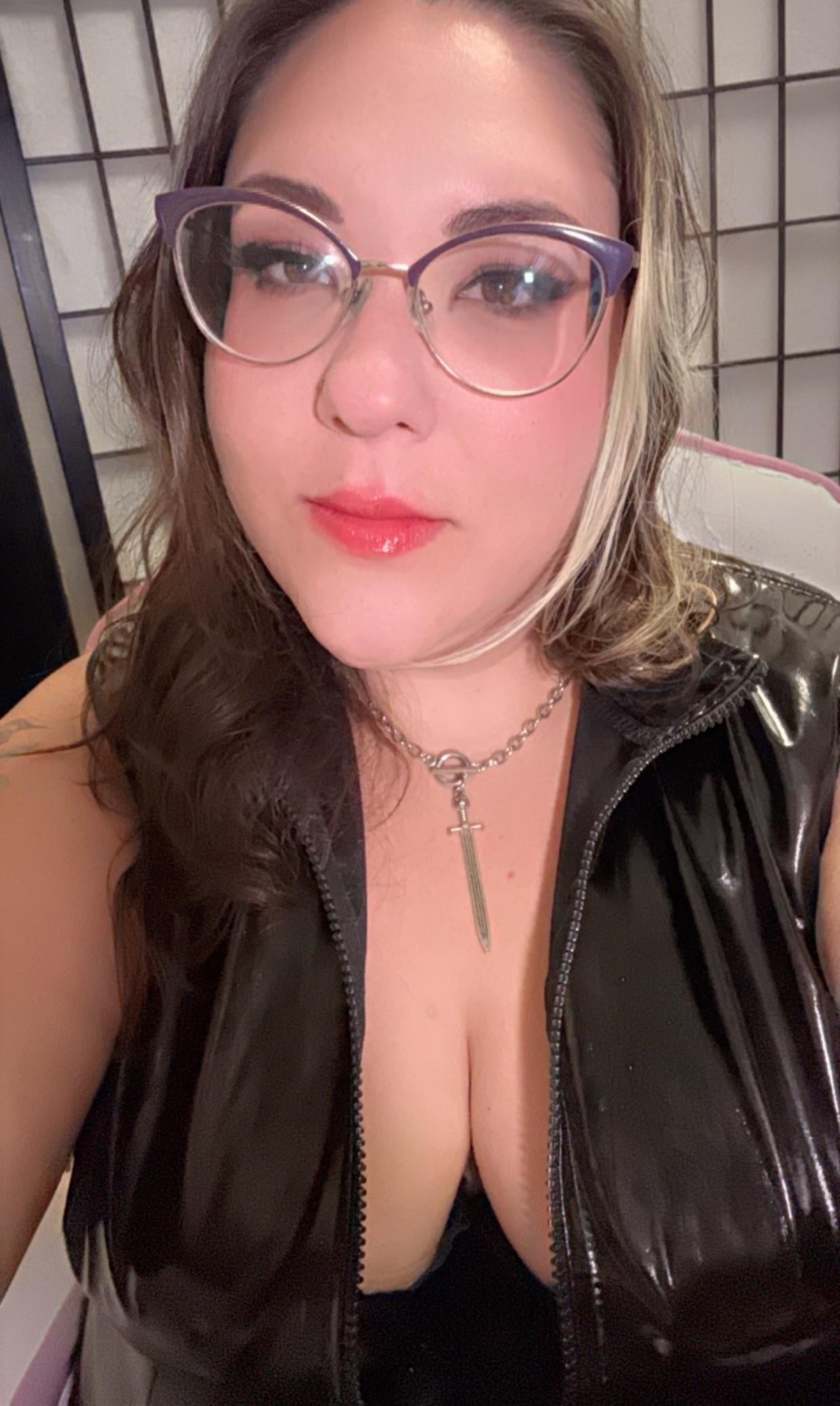 Feeling cute and ready to play video games!  title=