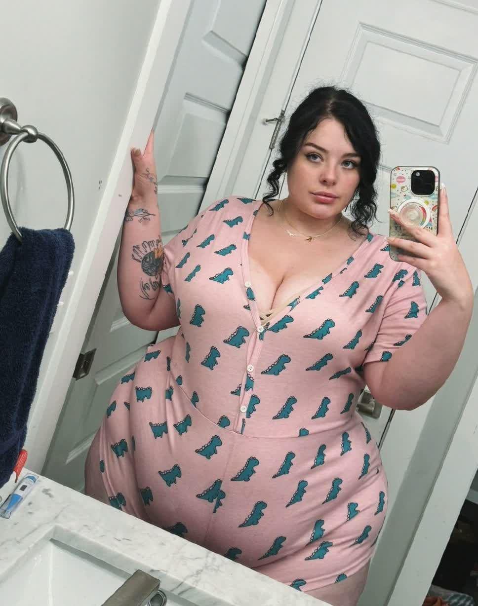 SSBBW in a onsie is cute right? title=