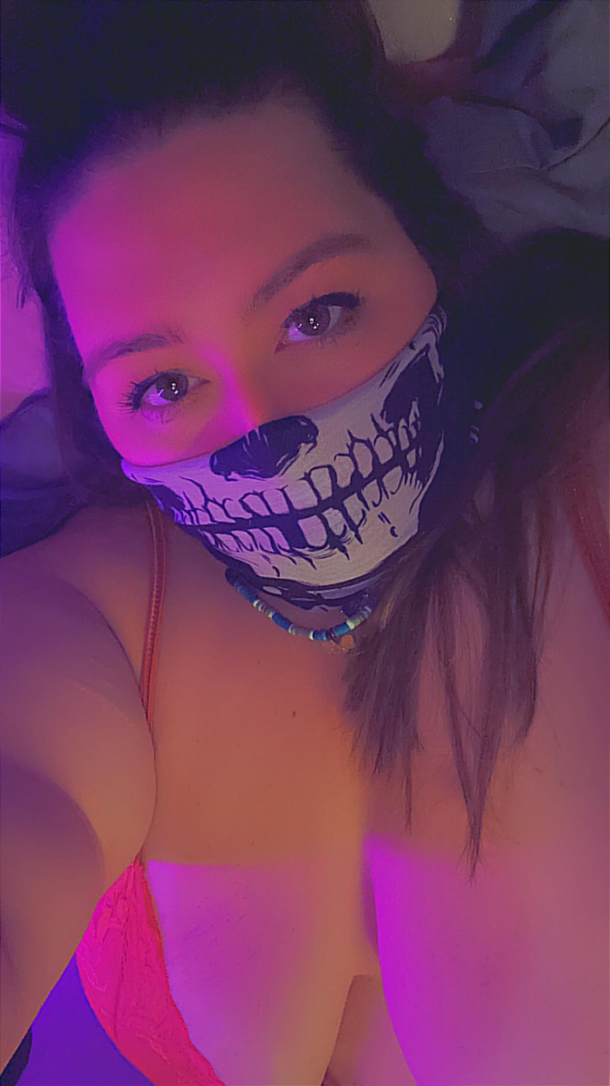 i know i’m wearing a mask, but i love my eyes in this 🥰 title=