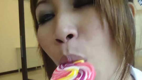 Poosy - Submit Your Thai - Lollipop sucking Thai hottie shows off her skills