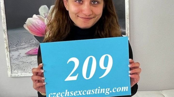 Czechen Pussy - Pocket sized newbie shagged in casting - Czech Sex Casting
