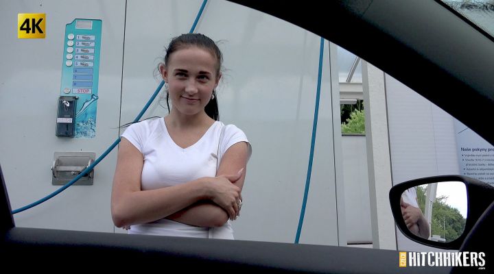Czechen Pussy - She gets fucked after cleaning the car! - Czech HitchHikers
