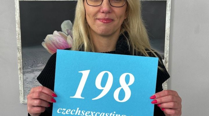 Czechen - Czech milf spread her legs for some job - Czech Sex Casting