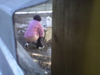 your voyeur videos - Outdoor peeing caught on cam