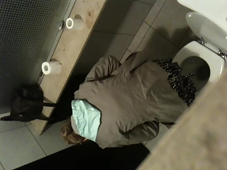 Piss – Woman spied cleaning her pussy your voyeur videos - Woman spied cleaning her pussy