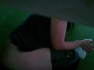 Piss – Woman pulling down her pants and pee your voyeur videos - Woman pulling down her pants and pee