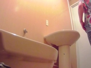 Piss – Gal bald pussy pees your voyeur videos - Gal bald pussy pees