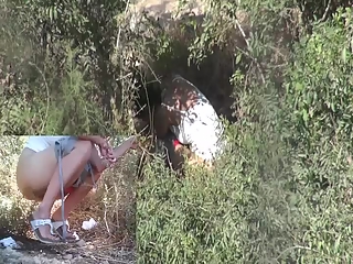 Piss – Woman caught pissing in the nature your voyeur videos - Woman caught pissing in the nature