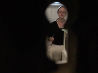your voyeur videos - Milf in glasses spied pissing
