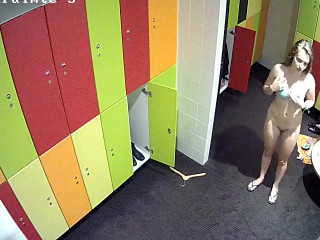 your voyeur videos - Two girls in locker room