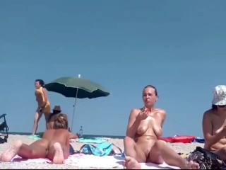 your voyeur videos - Nude women at beach