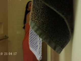 your voyeur videos - Roommate shower spy