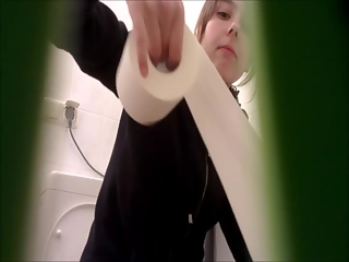 your voyeur videos - Teen secretly filmed in toilet peeing