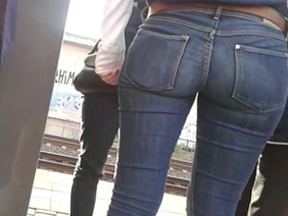 your voyeur videos - Sexy ass in tight jeans pants