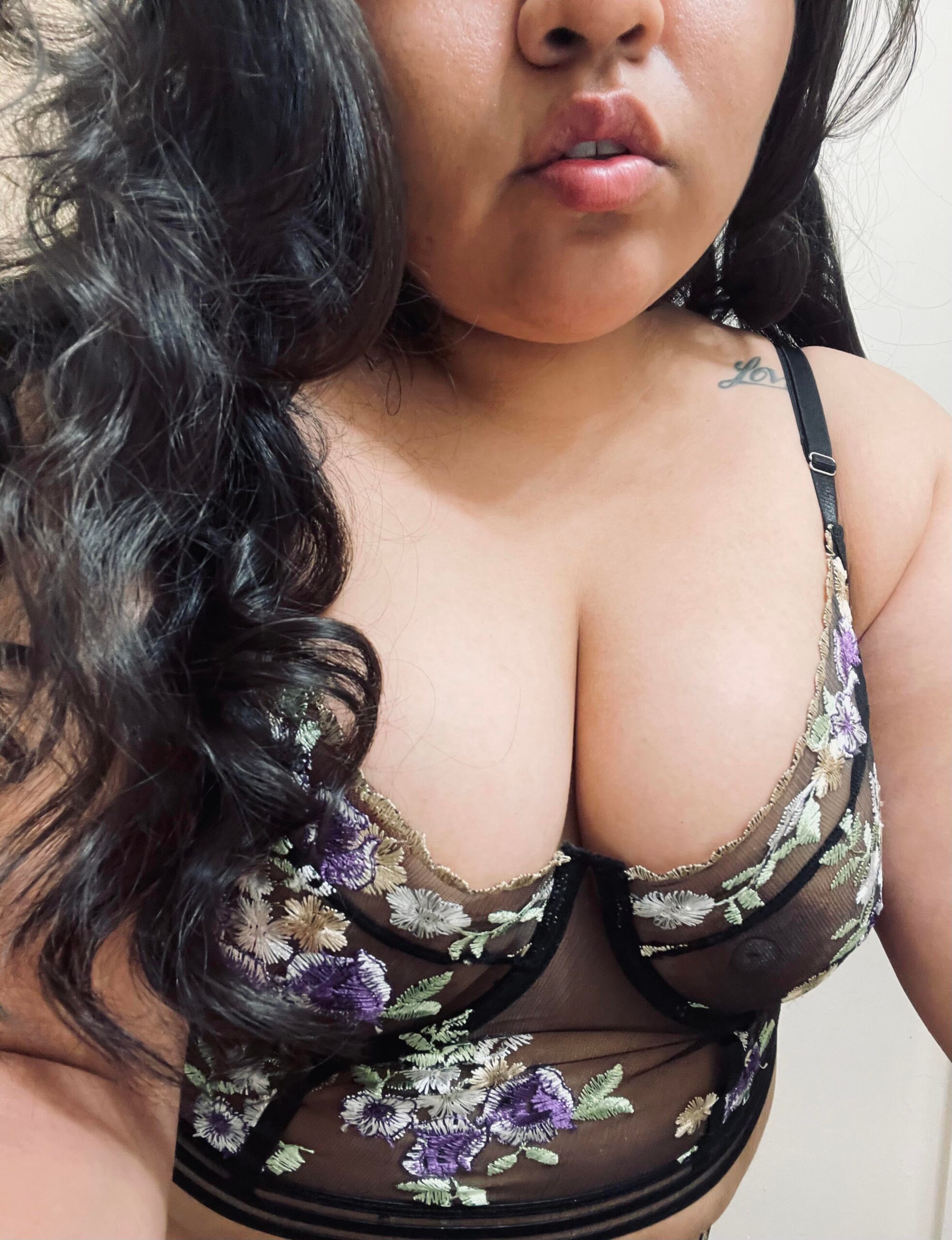 Bbwpictures -  Loving the purple on me