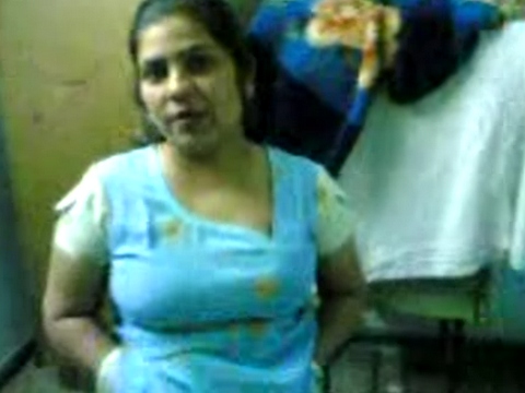 Indian - Anisa bhabhi showing her boobs