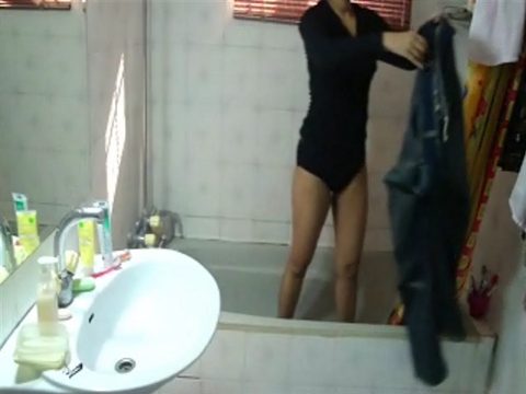 Indian - Meenal Sood Secret Shower