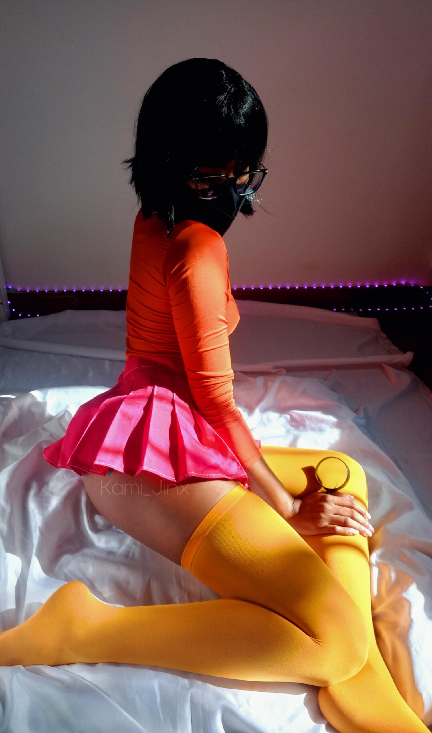 Ebony Porn Pics -  Would you have a date with a petite Velma?