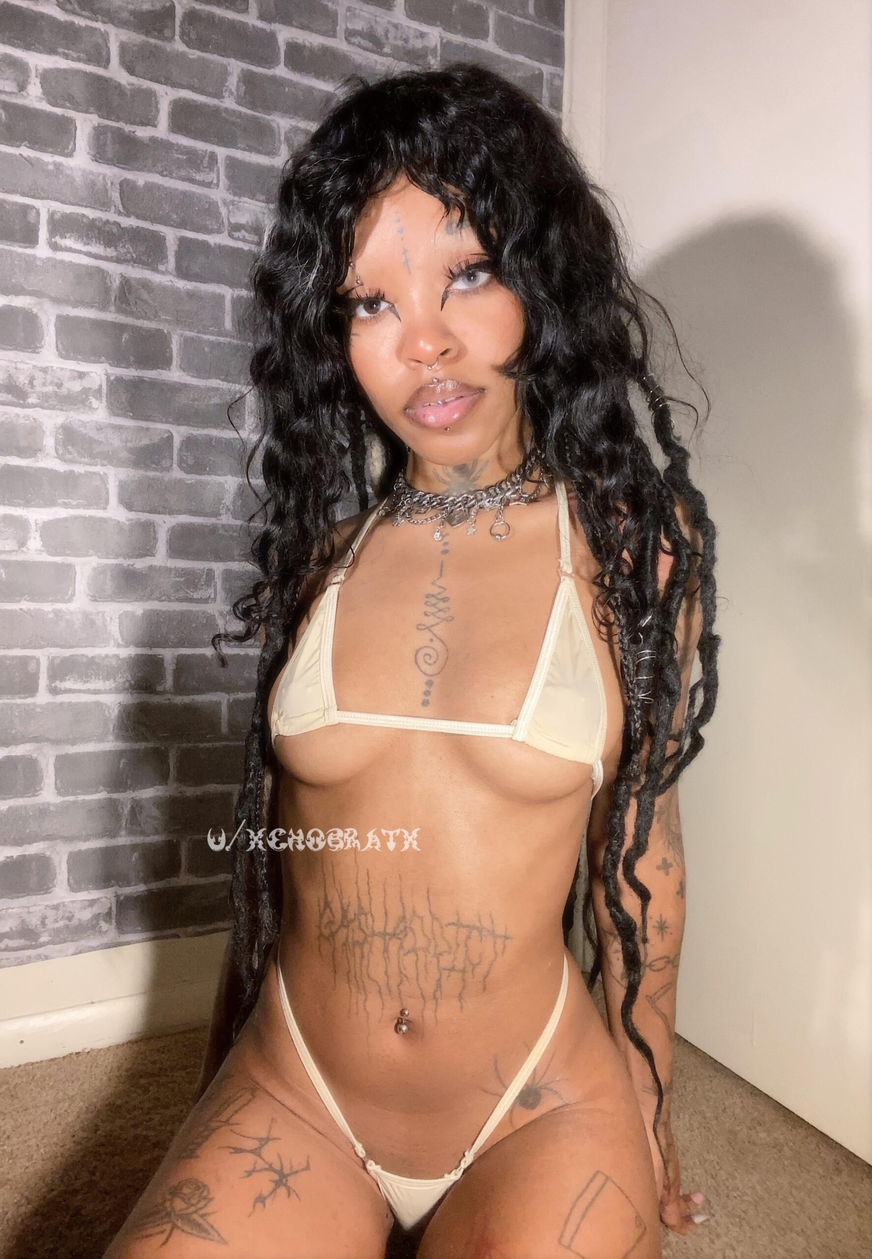 Ebony XXX -  would you paint my sunkissed body with your cum 😋
