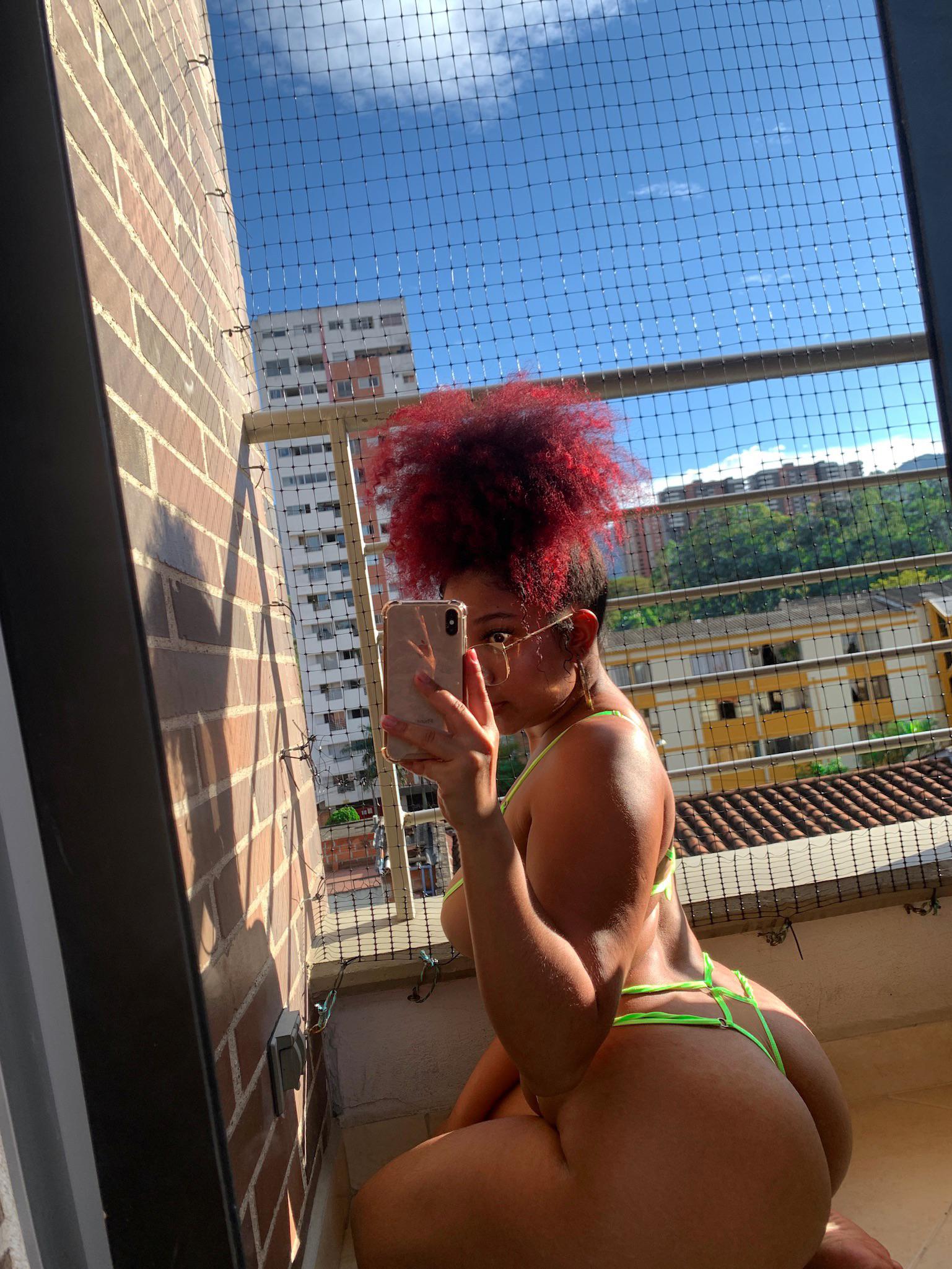 Ebony Porn Pics -  Having fun on my balcony papi