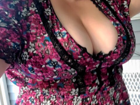 Bbwpictures -  About to lose a button 😘