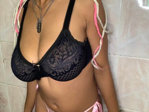 Black Girl -  Would you make me a young mommy ? 😋