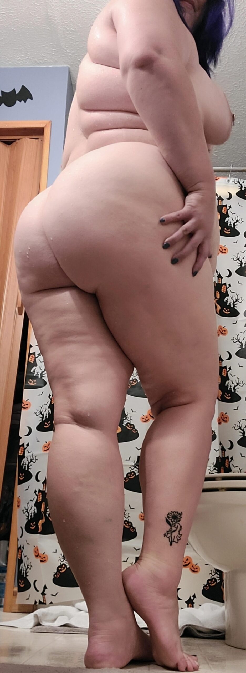 Bbwpictures -  Mondays suck... but so do I 😘😘