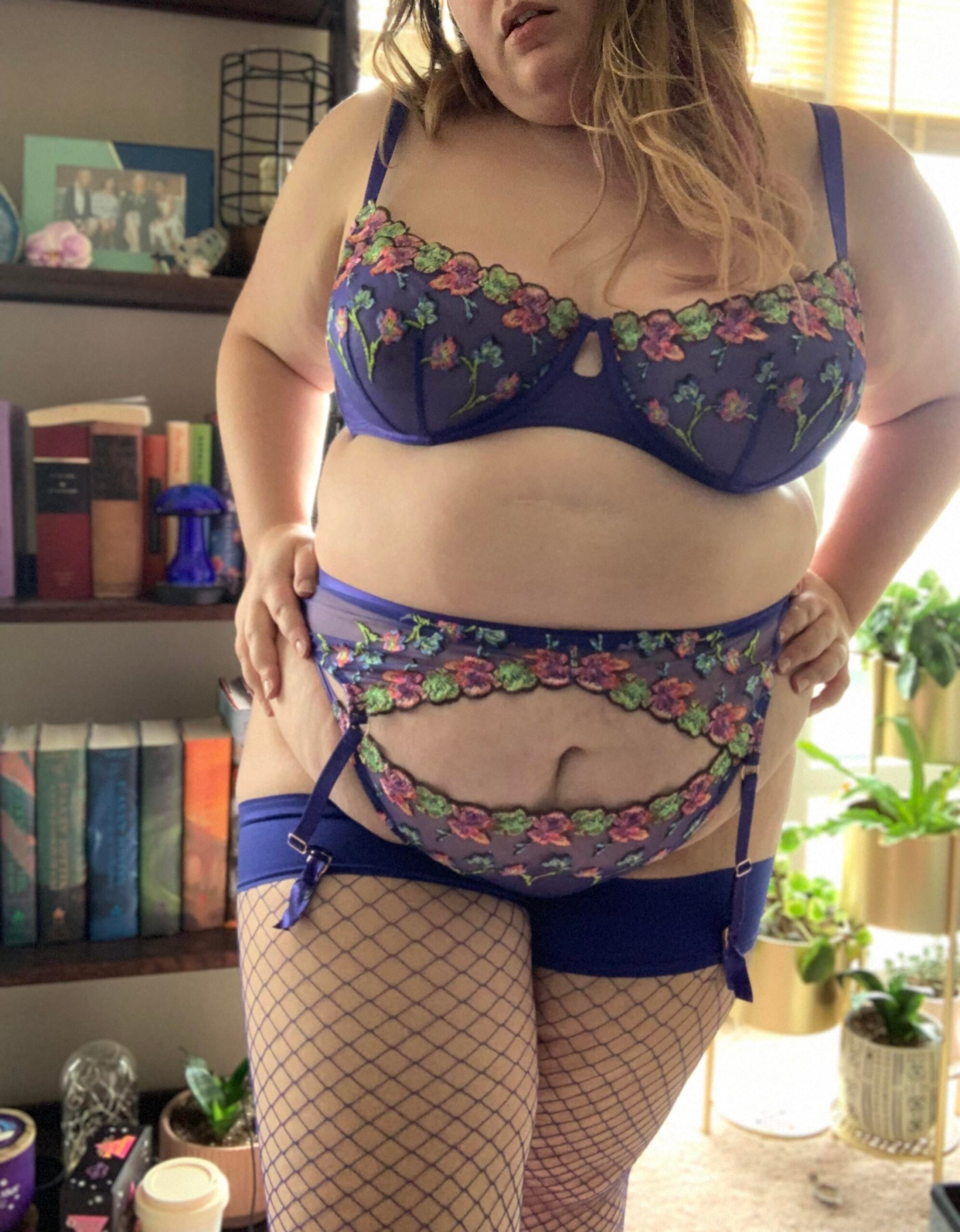 BBW Solo -  A floral dream in lingerie