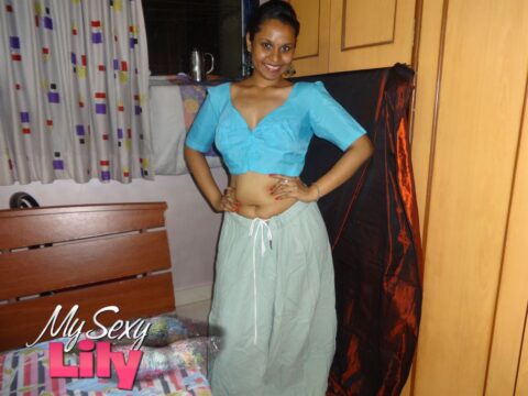 Indian - Lily in blue blouse and petticoat stripping naked for fans